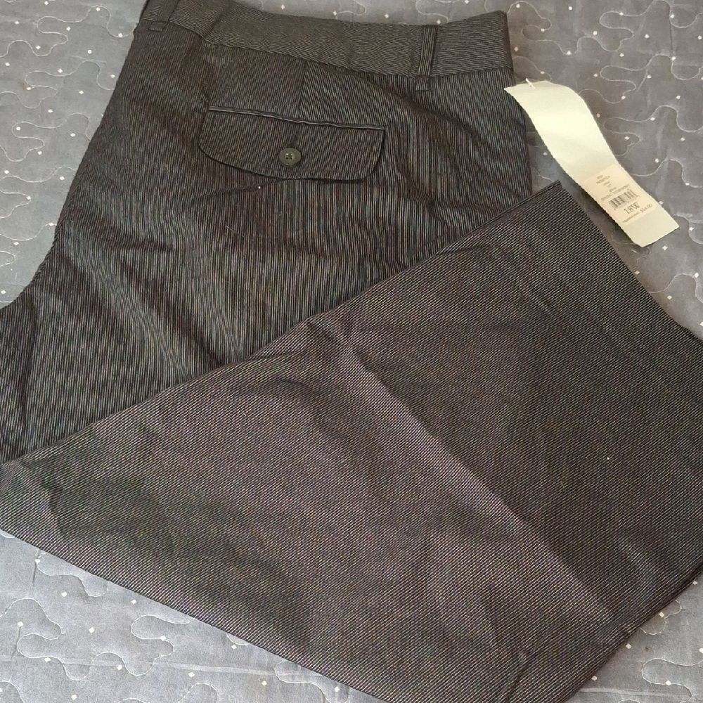 JH Collectibles Women's Black Cropped Pants size 18W NWT